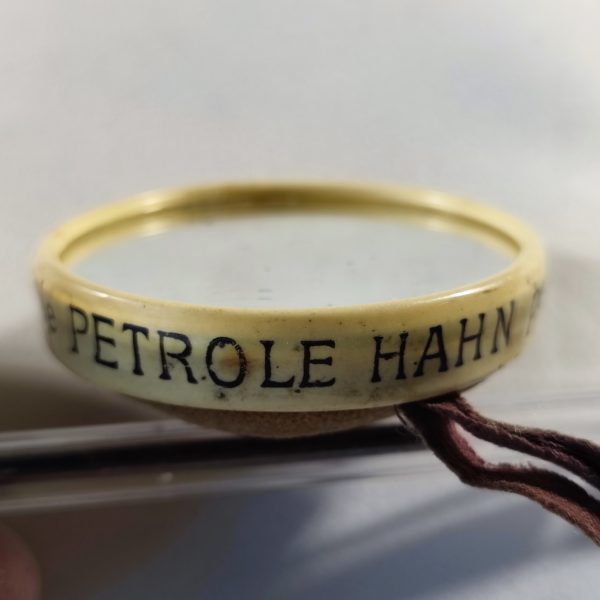 Pétrole Hahn Miroir à système de porte épingles