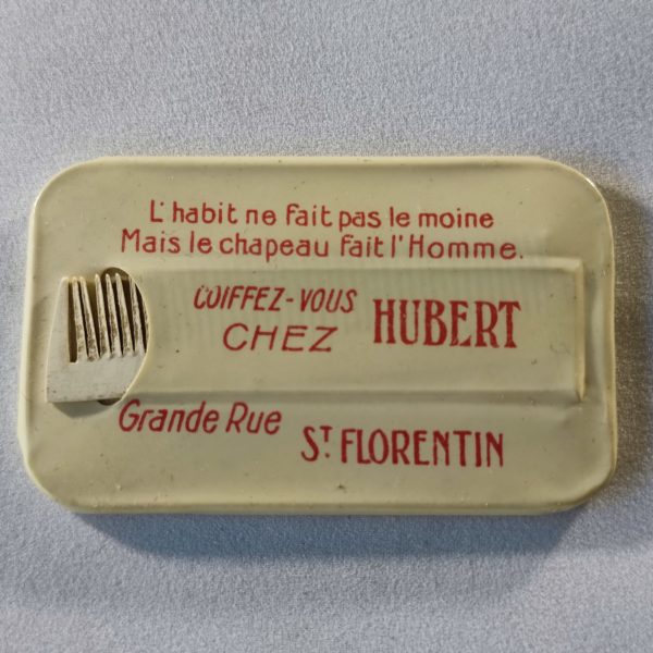 "Coiffez-vous chez Hubert" St Florentin, petit miroir à système (peigne).