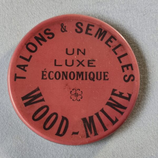 "Talons & semelles Wood - Milne, un luxe économique".