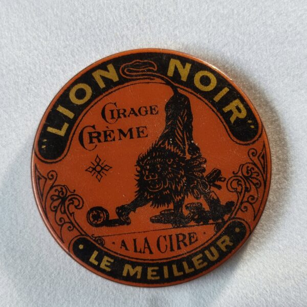 "Cirage crème Lion Noir, à la cire, le meilleur".