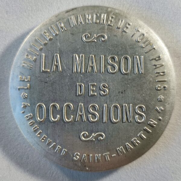 "Le Meilleur Marché De Tout Paris, La Maison Des Occasions, Paris".