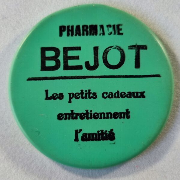 "Pharmacie BEJOT, les petits cadeaux entretiennent l'amitié".