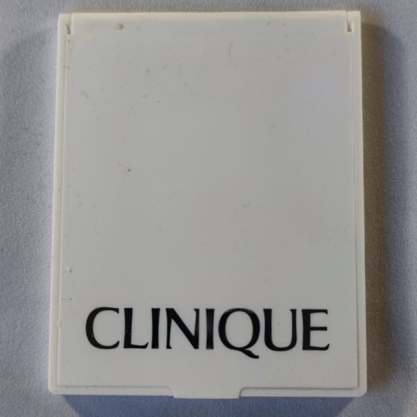 "Clinique".