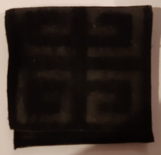 "Givenchy" (carré sous pochette) – Image 4